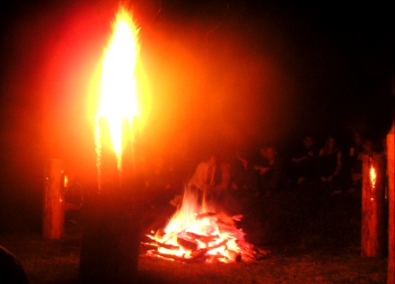 Am Abend manchmal: Lagerfeuer